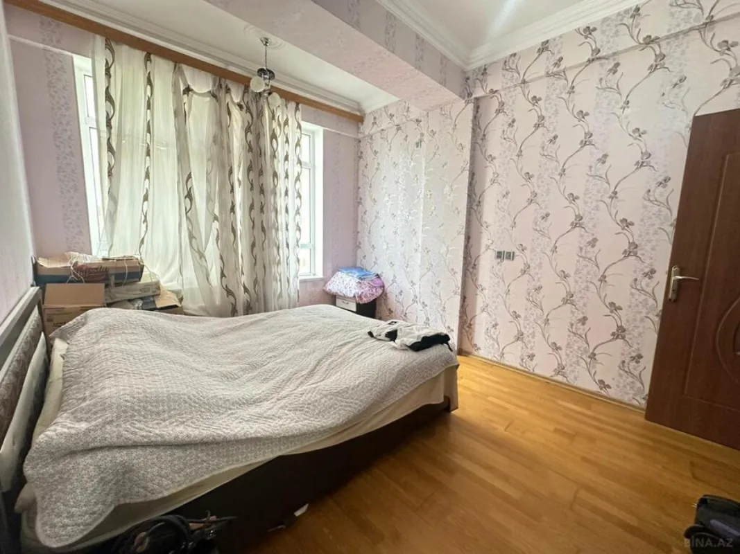 Satılır 3 otaqlı mənzil 127 m²
