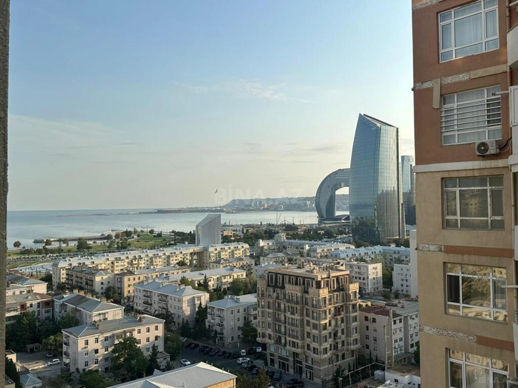 Satılır 3 otaqlı mənzil 127 m²