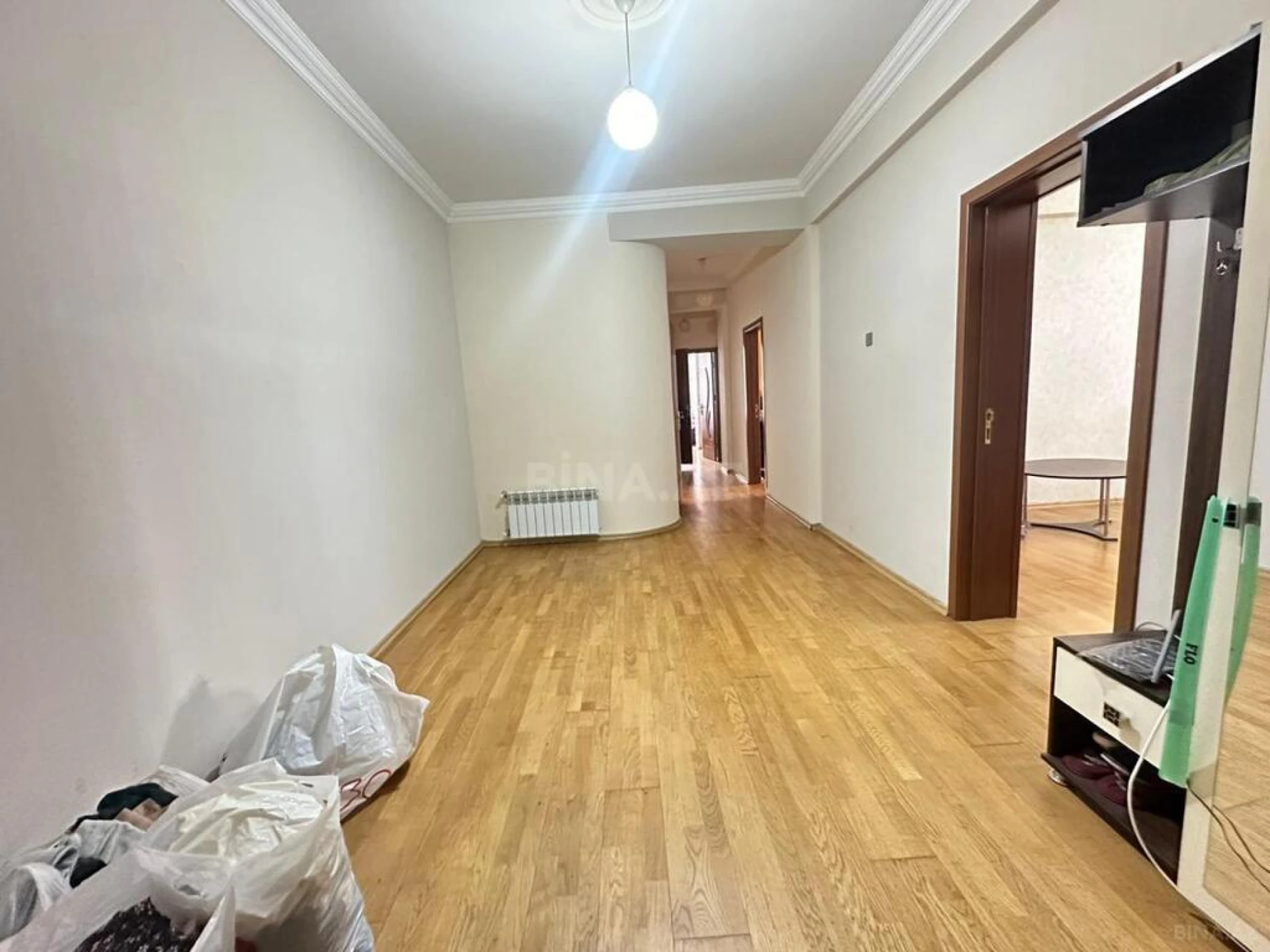 Satılır 3 otaqlı mənzil 127 m²