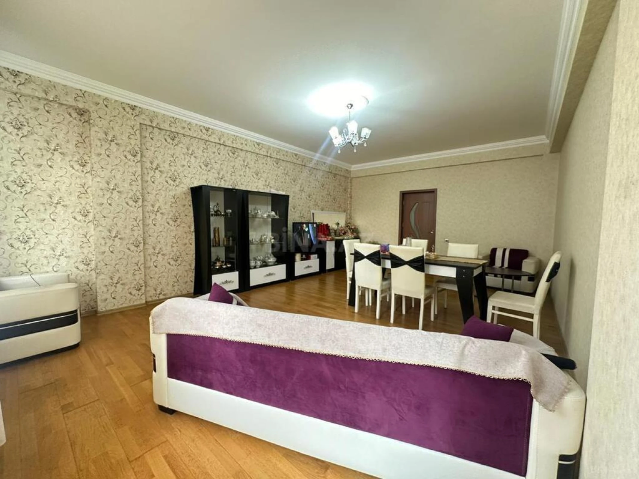 Satılır 3 otaqlı mənzil 127 m²