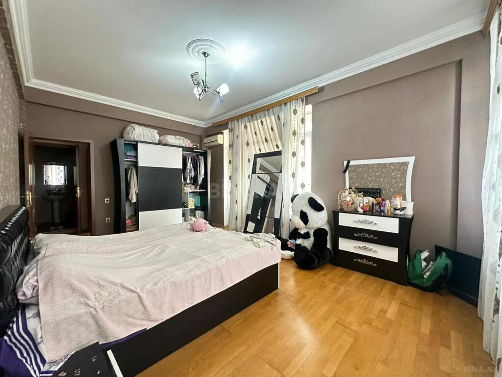Satılır 3 otaqlı mənzil 127 m²
