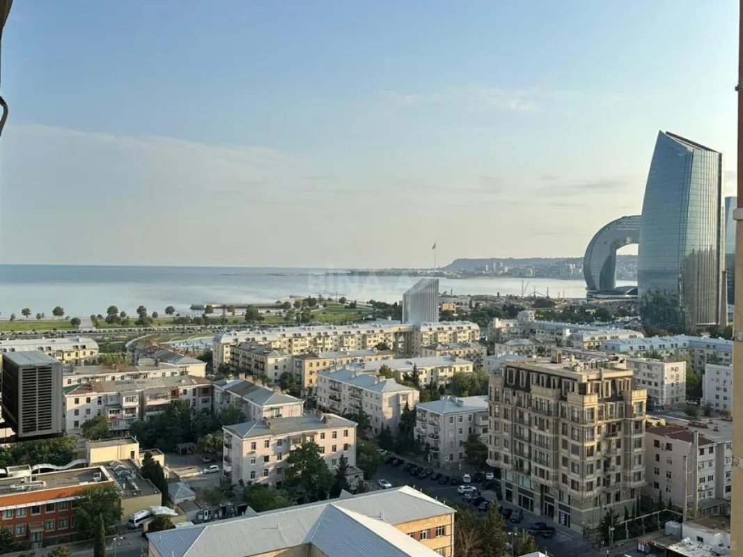 Satılır 3 otaqlı mənzil 127 m²