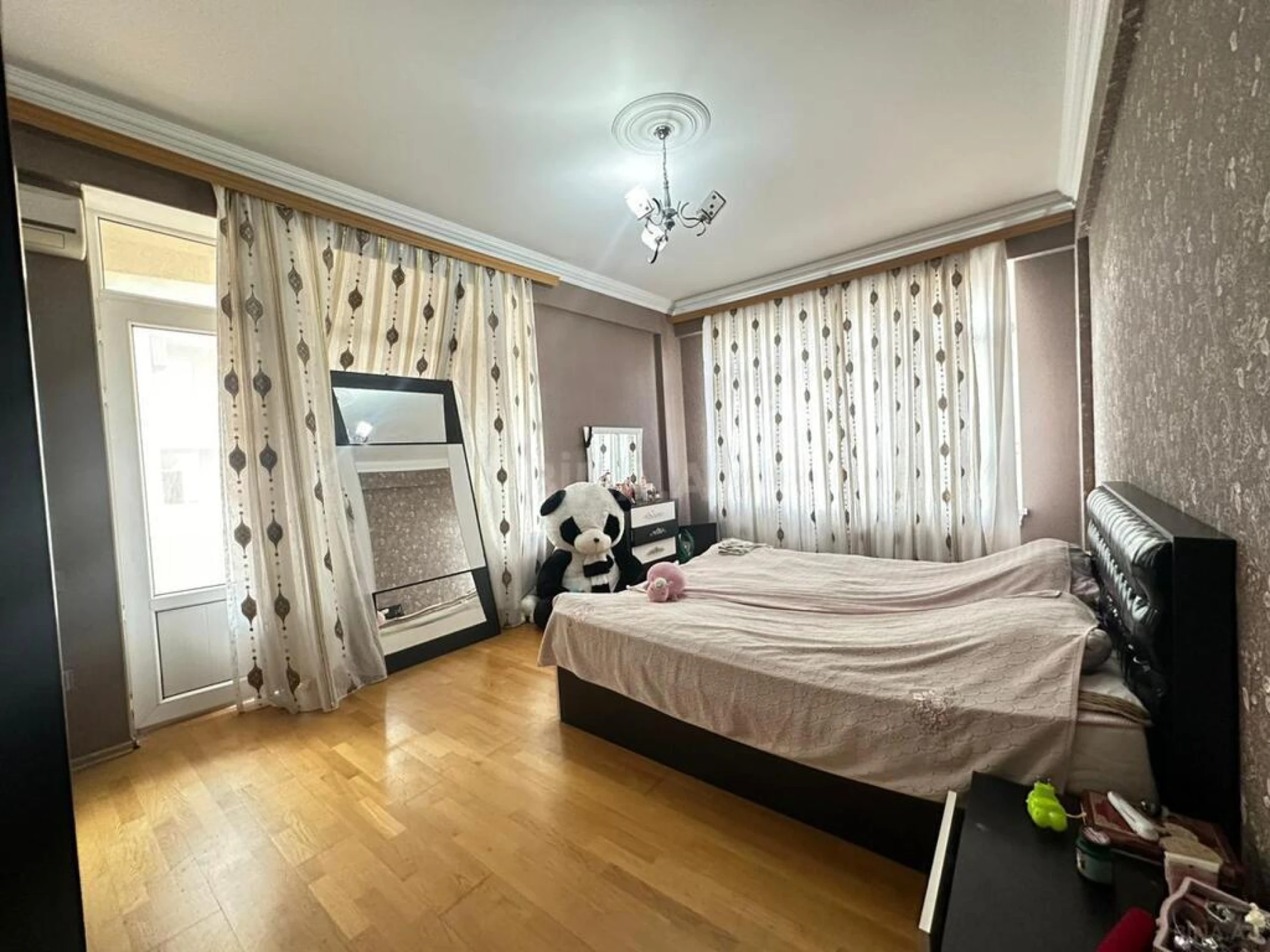 Satılır 3 otaqlı mənzil 127 m²