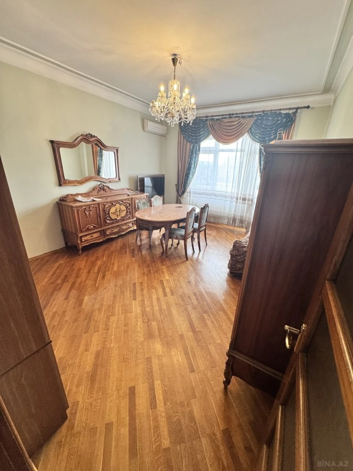 Satılır 2 otaqlı mənzil 83 m²