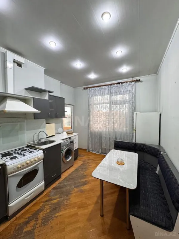 Satılır 2 otaqlı mənzil 83 m²