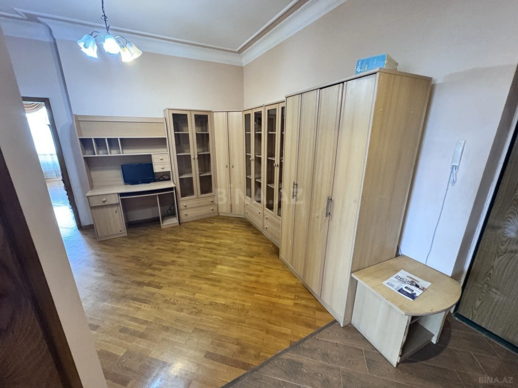 Satılır 2 otaqlı mənzil 83 m²