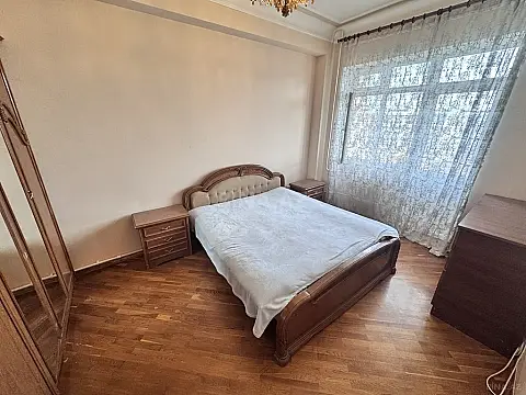 Satılır 2 otaqlı mənzil 83 m²