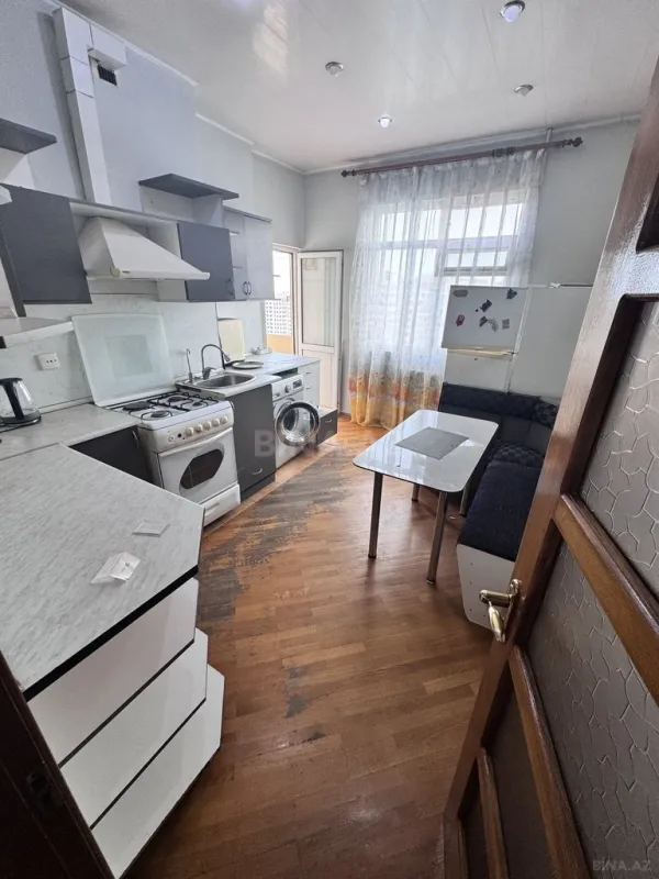 Satılır 2 otaqlı mənzil 83 m²