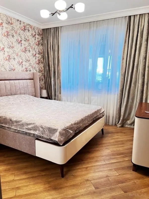 Satılır 2 otaqlı mənzil 65 m²