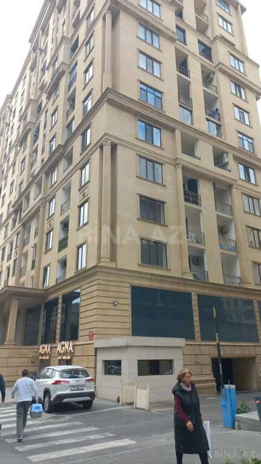 Satılır 4 otaqlı mənzil 150 m²