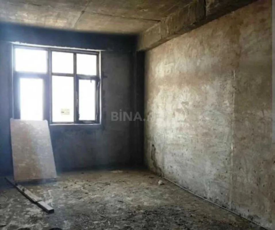 Satılır 4 otaqlı mənzil 150 m²
