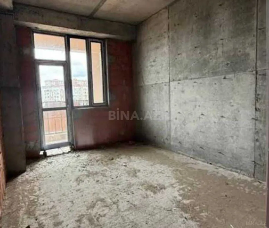 Satılır 4 otaqlı mənzil 150 m²
