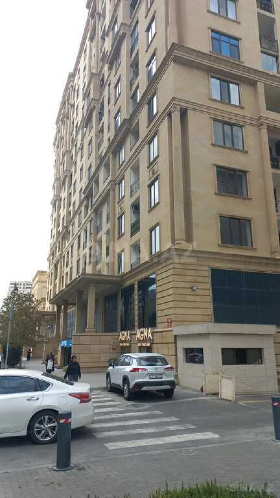 Satılır 4 otaqlı mənzil 150 m²