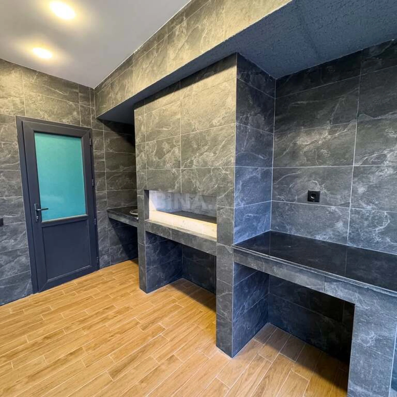 Satılır 4 otaqlı həyət evi 220 m²