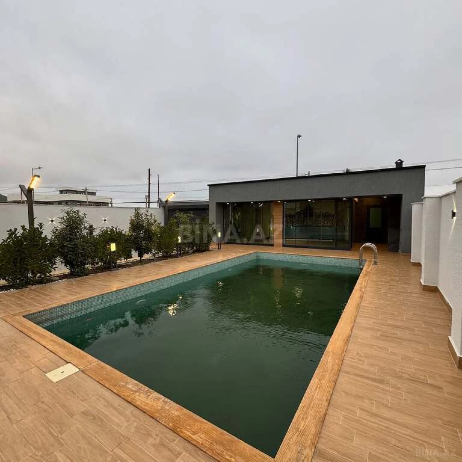 Satılır 4 otaqlı həyət evi 220 m²