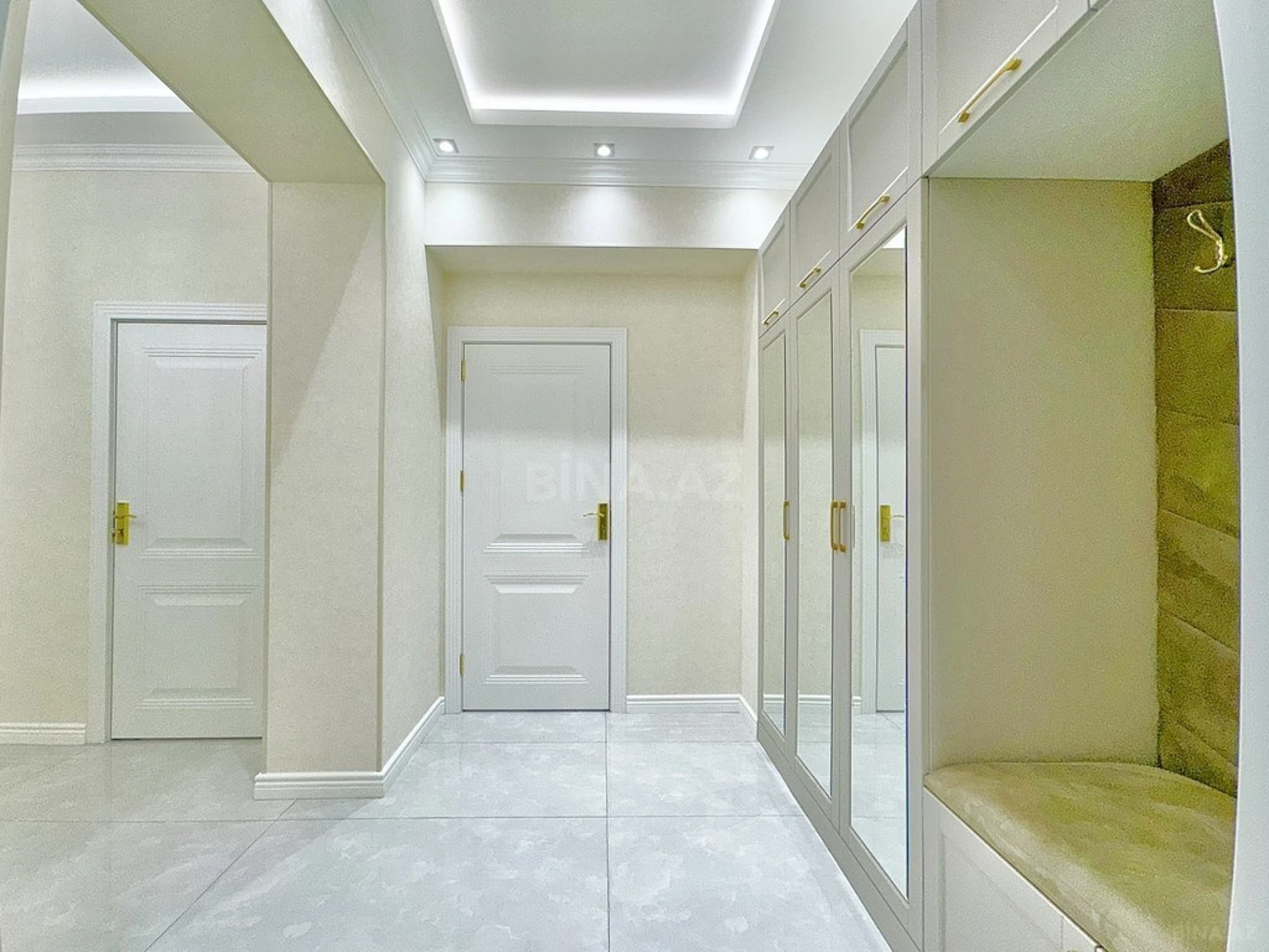 Satılır 2 otaqlı mənzil 63 m²