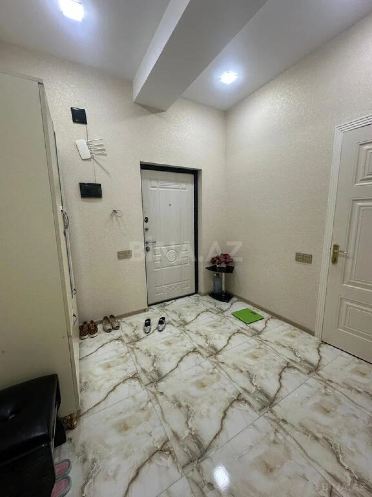 Satılır 2 otaqlı mənzil 80 m²