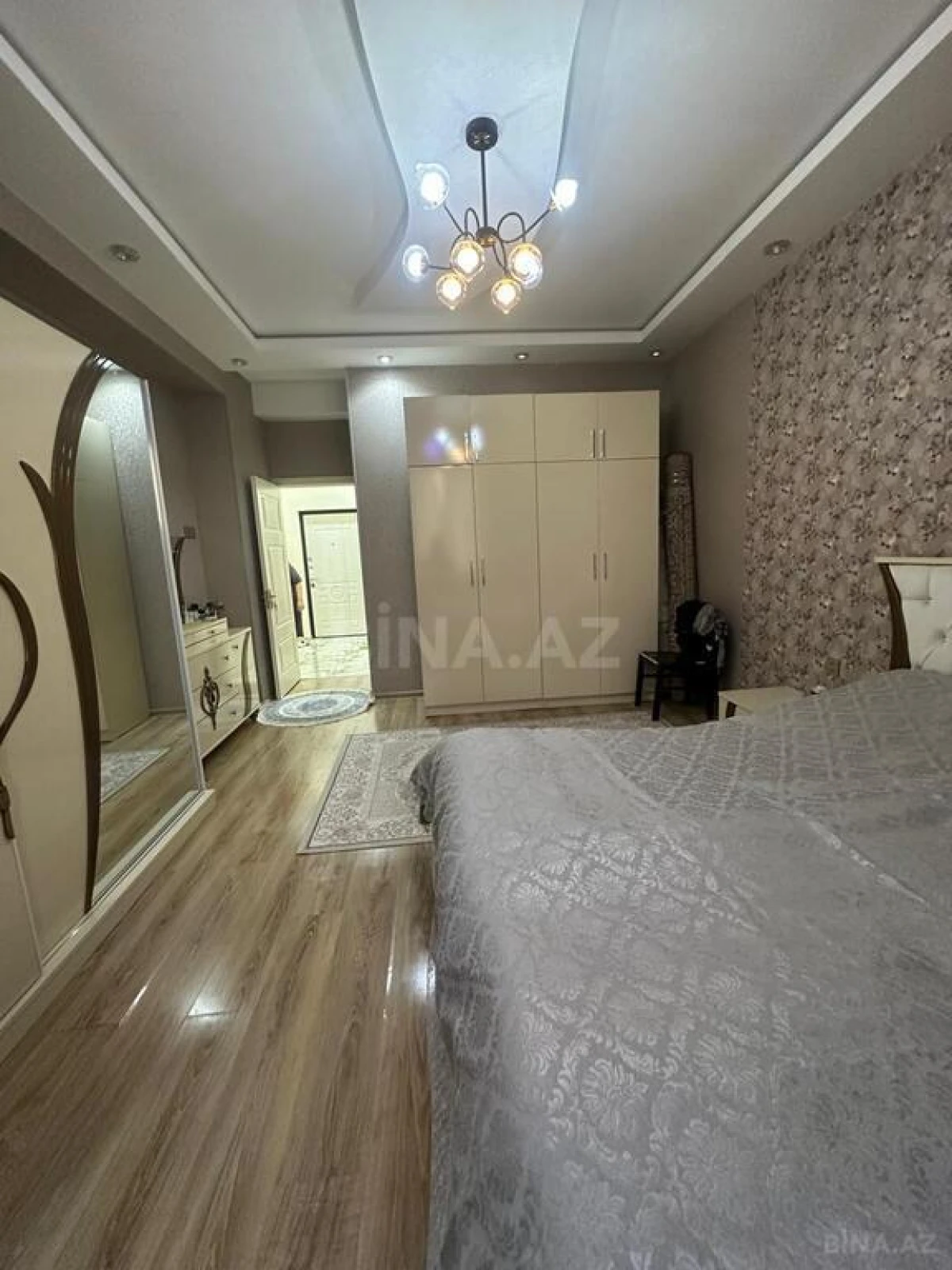 Satılır 2 otaqlı mənzil 80 m²