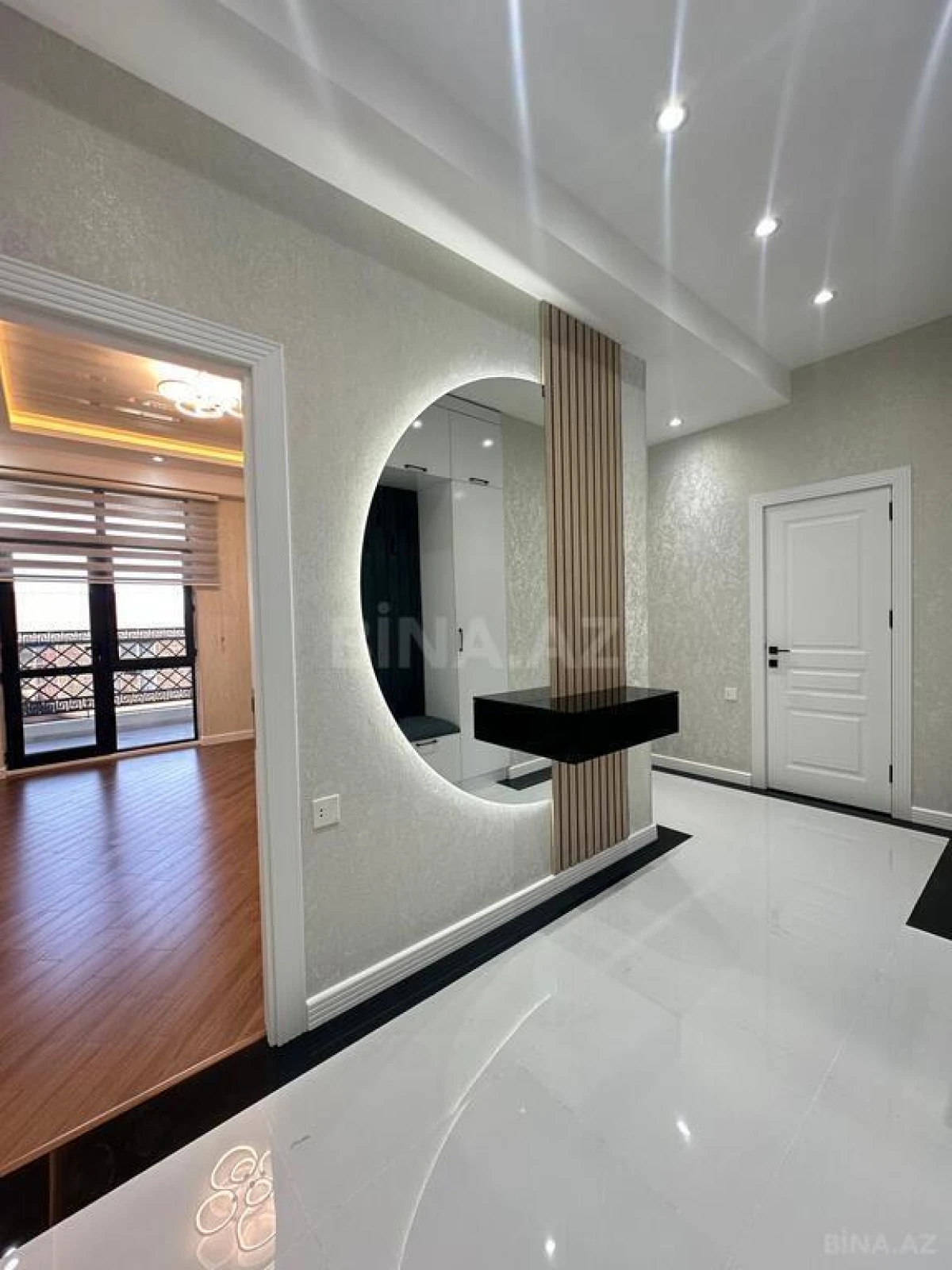 Satılır 2 otaqlı mənzil 86 m²