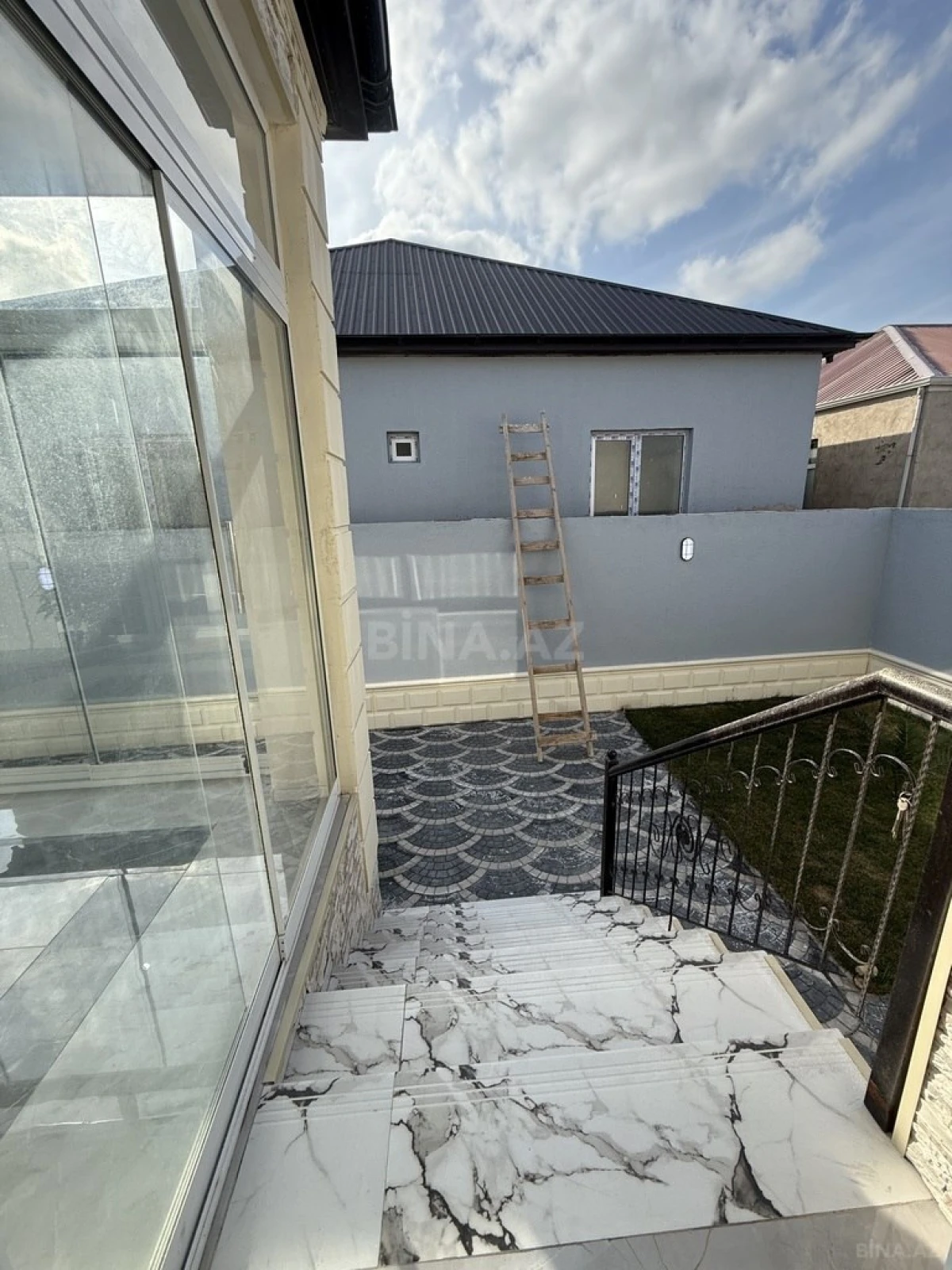 Satılır 4 otaqlı həyət evi 130 m²