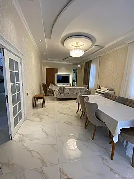 Satılır 4 otaqlı həyət evi 240 m²