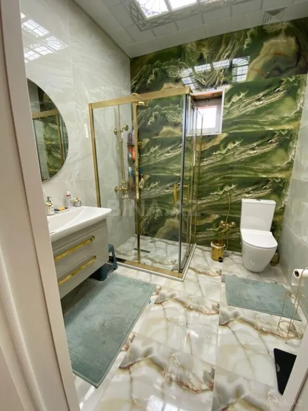 Satılır 4 otaqlı həyət evi 240 m²