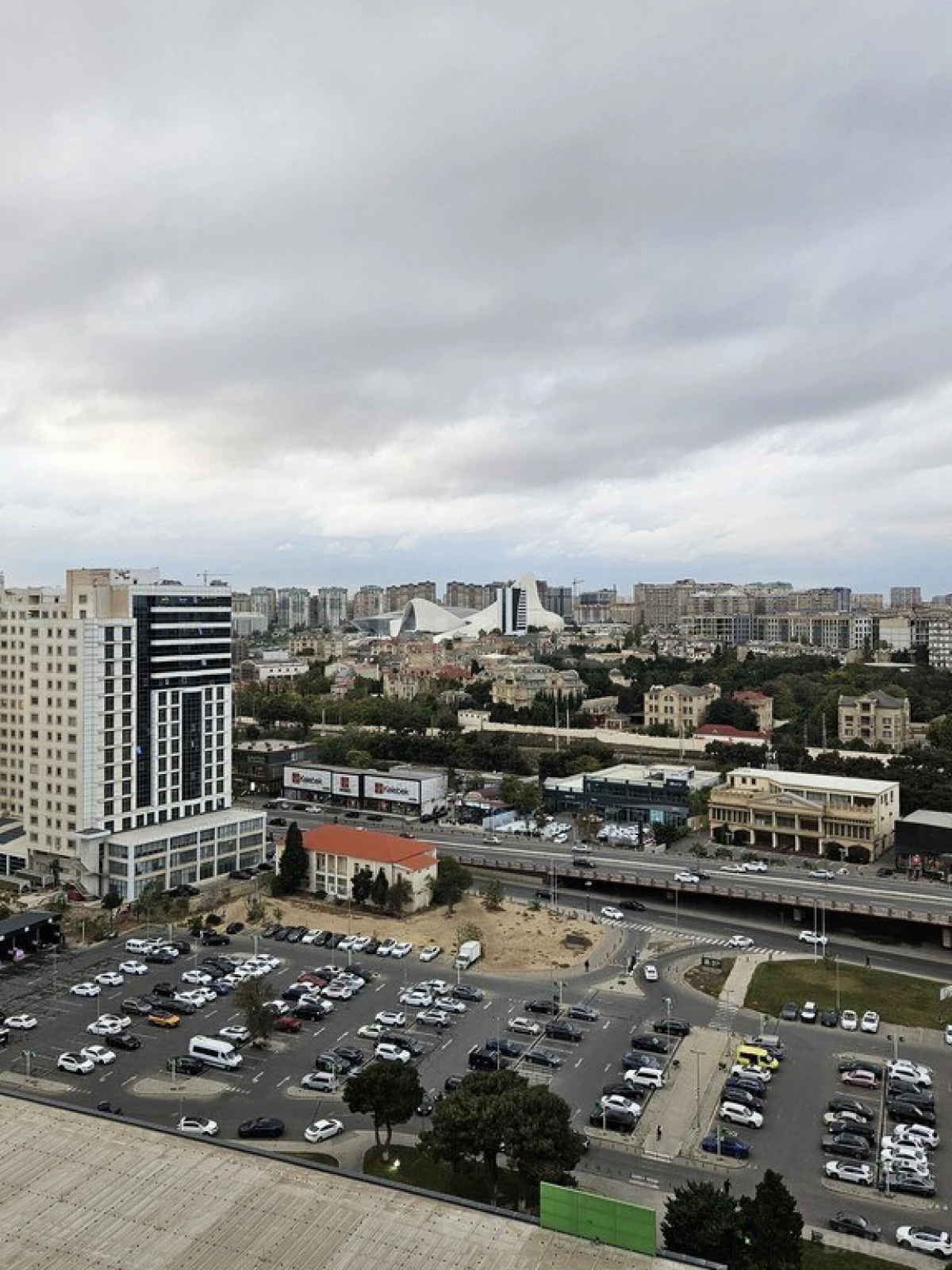 Satılır 2 otaqlı mənzil 75 m²