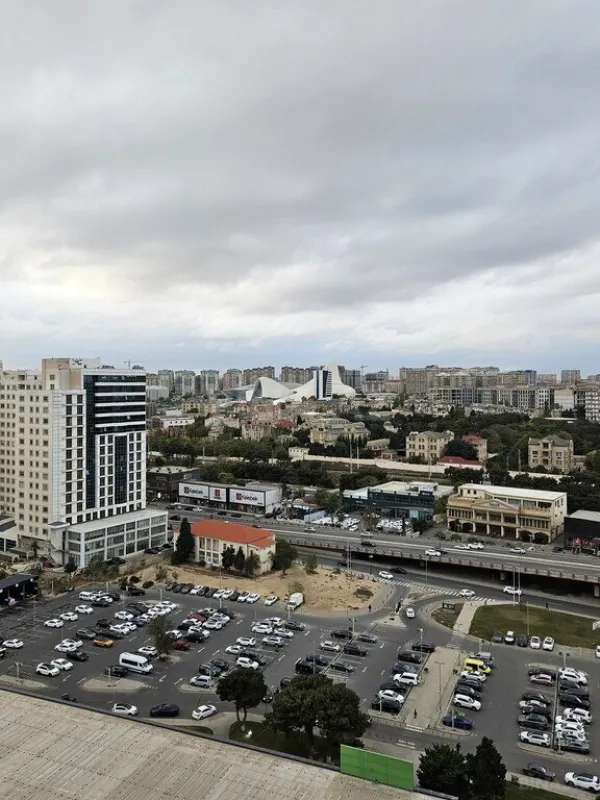 Satılır 2 otaqlı mənzil 75 m²