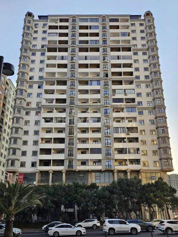 Satılır 2 otaqlı mənzil 75 m²