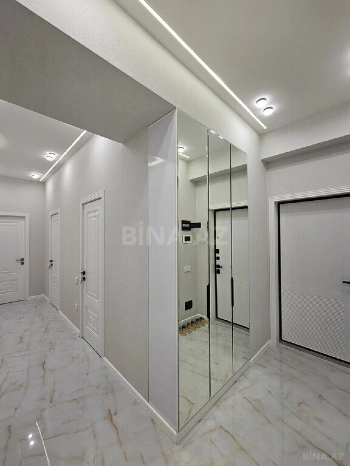 Satılır 2 otaqlı mənzil 75 m²