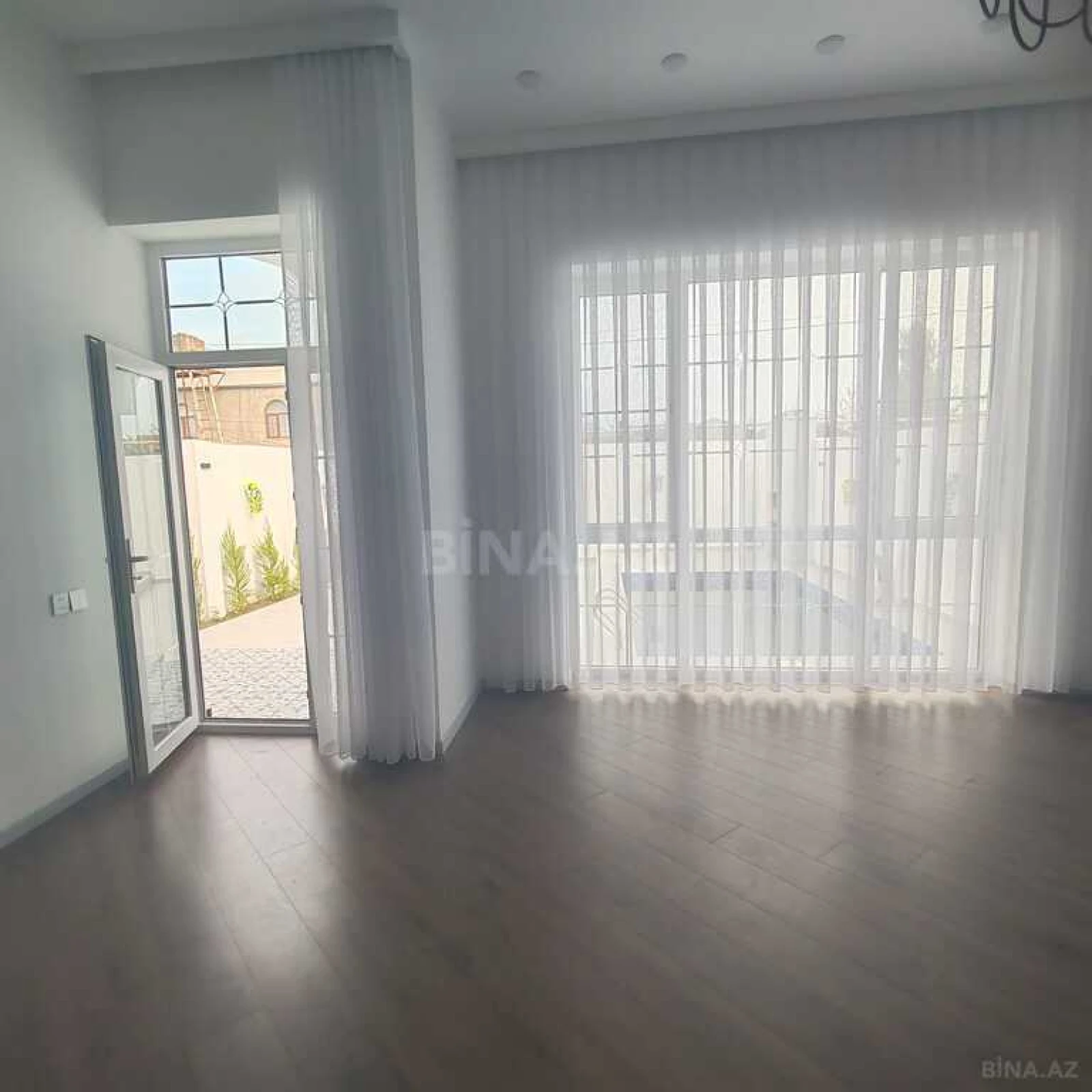 Satılır 4 otaqlı həyət evi 140 m²