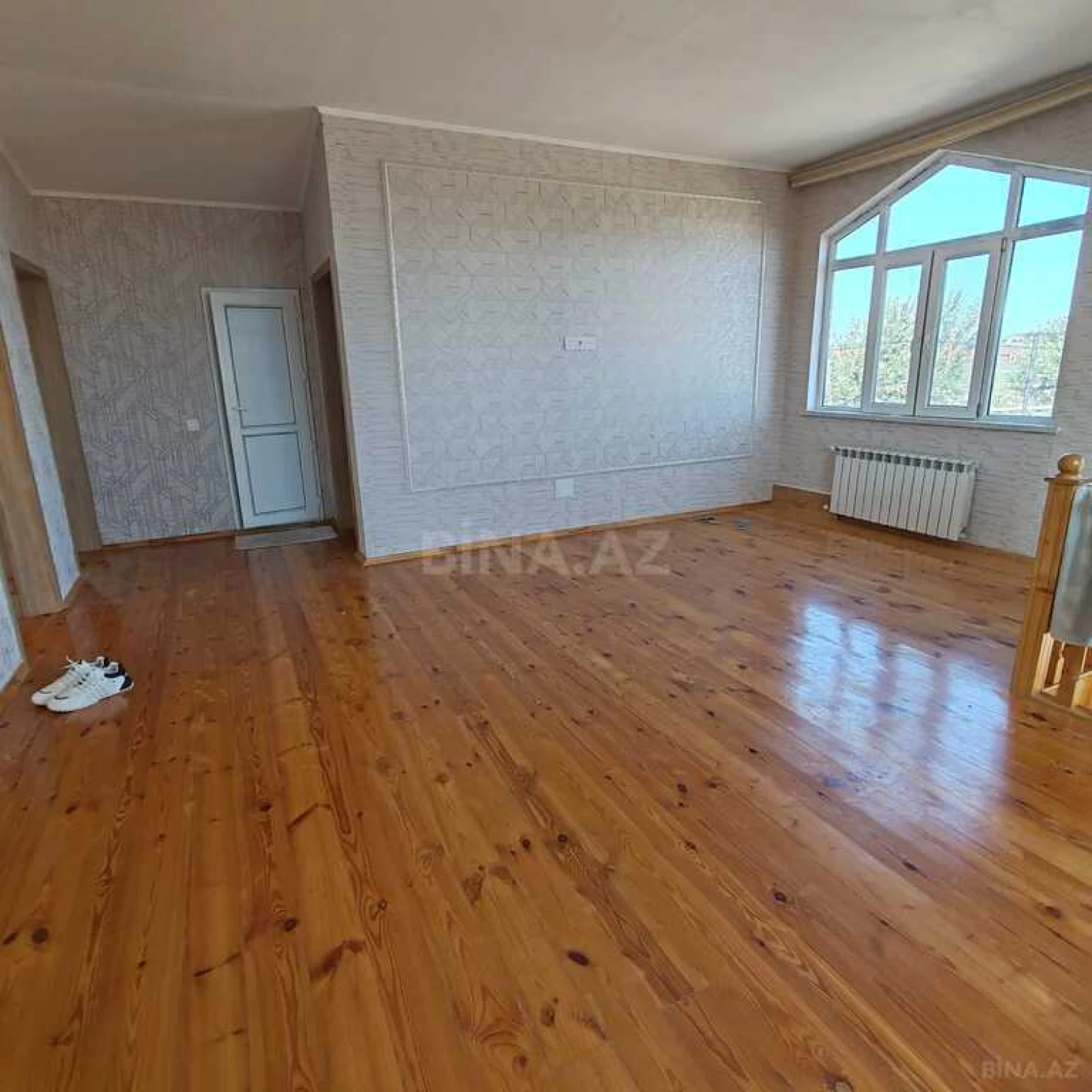 Satılır 7 otaqlı həyət evi 200 m²