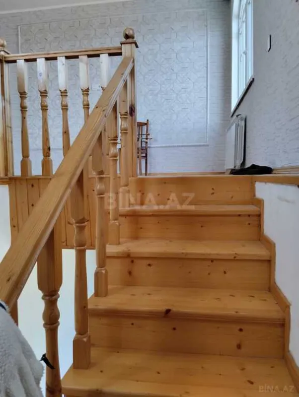 Satılır 7 otaqlı həyət evi 200 m²