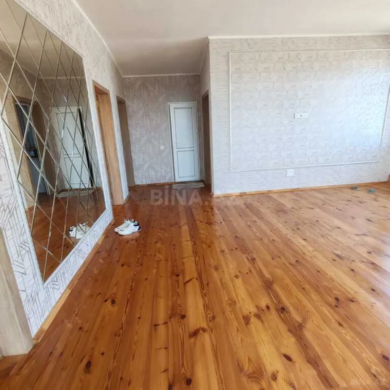 Satılır 7 otaqlı həyət evi 200 m²