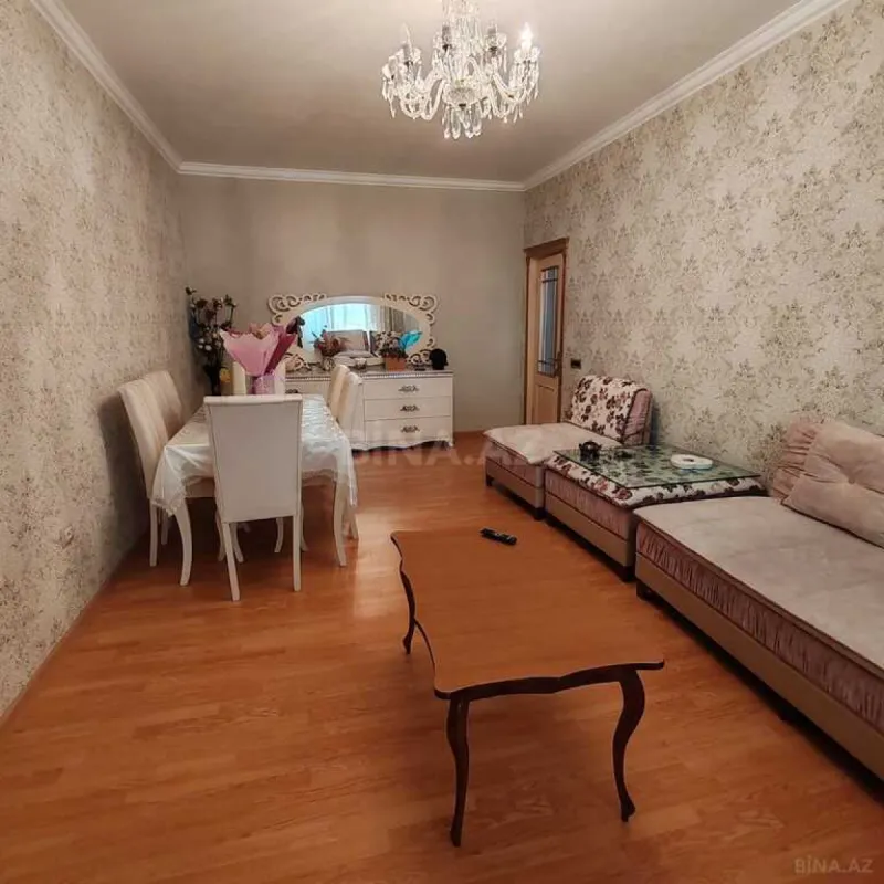 Satılır 7 otaqlı həyət evi 200 m²