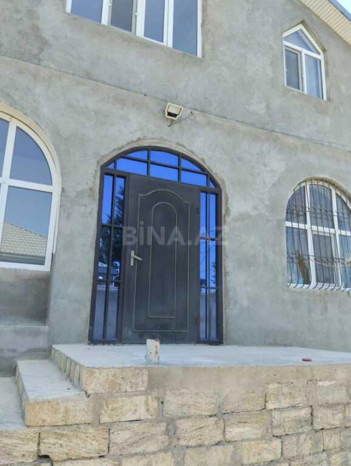Satılır 7 otaqlı həyət evi 200 m²