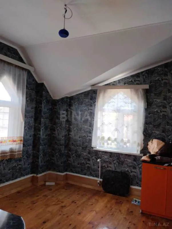 Satılır 7 otaqlı həyət evi 200 m²