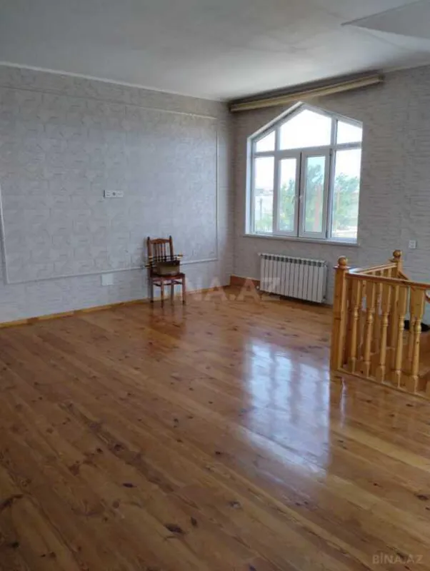 Satılır 7 otaqlı həyət evi 200 m²