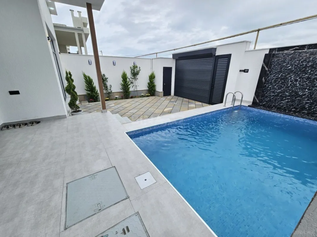 Satılır 4 otaqlı həyət evi 120 m²