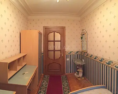 Satılır 5 otaqlı mənzil 130 m²