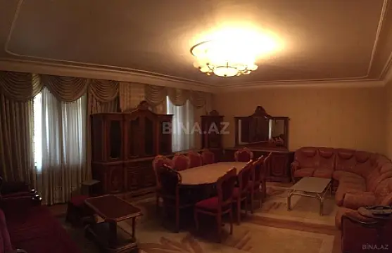 Satılır 5 otaqlı mənzil 130 m²