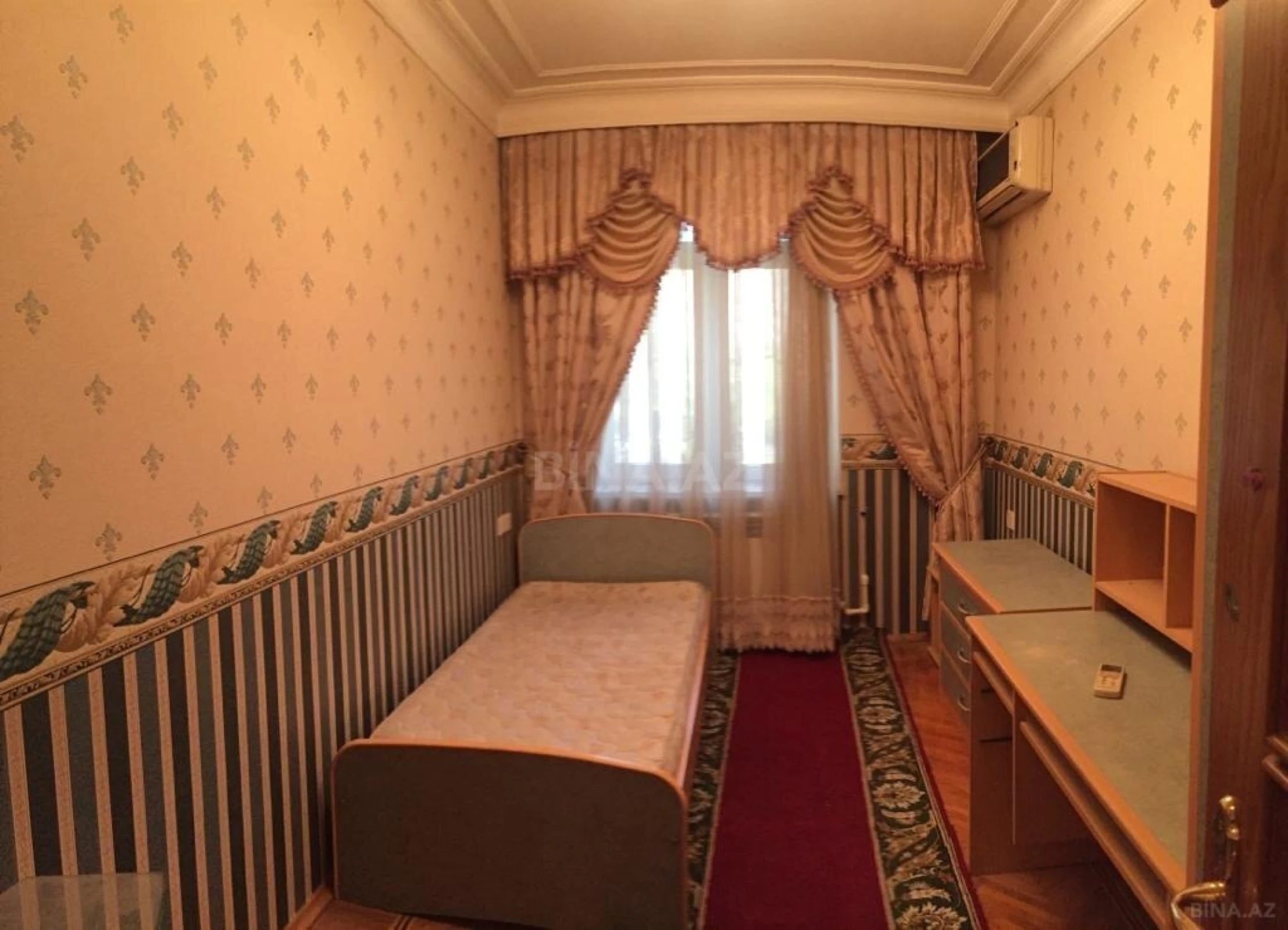 Satılır 5 otaqlı mənzil 130 m²