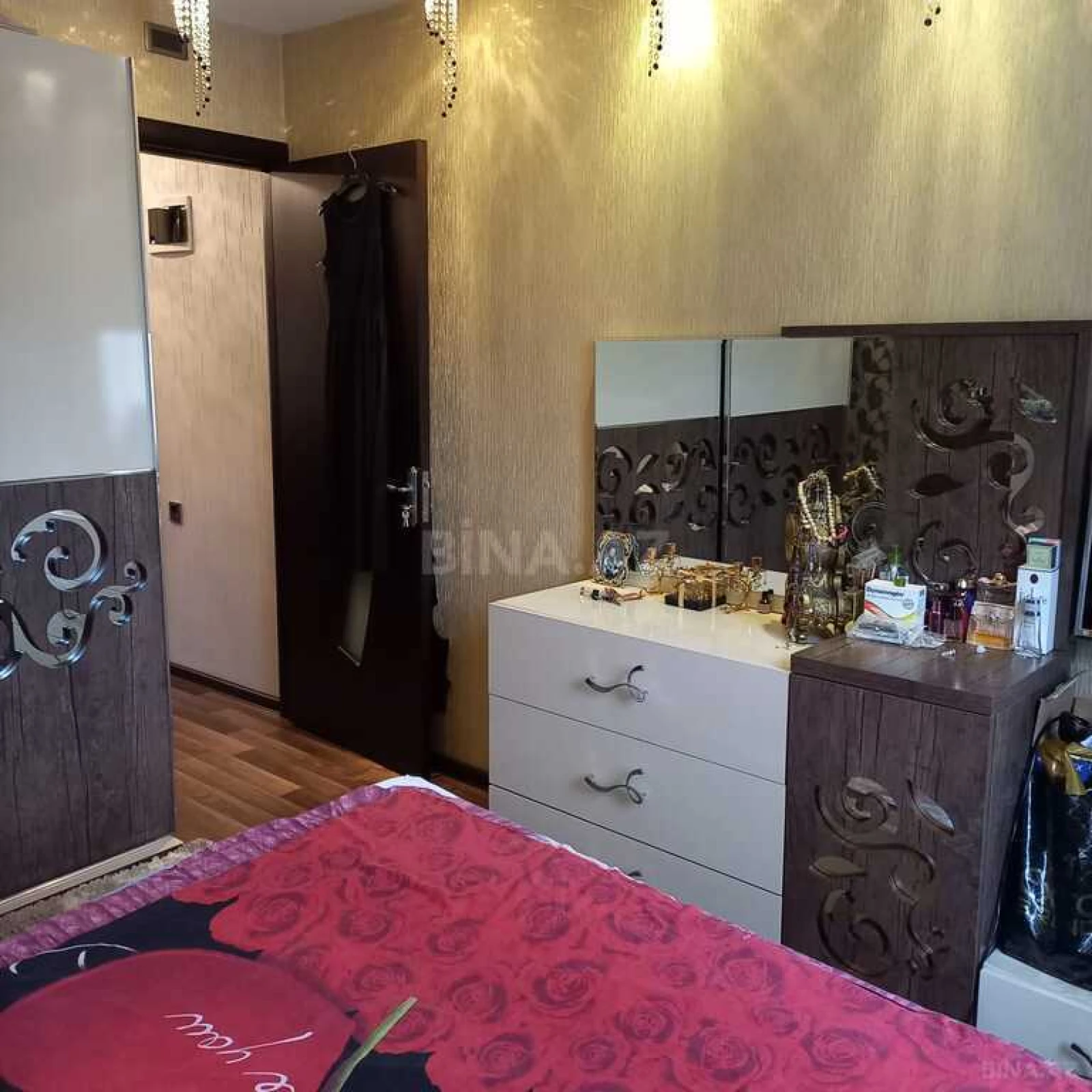 Satılır 2 otaqlı mənzil 65 m²