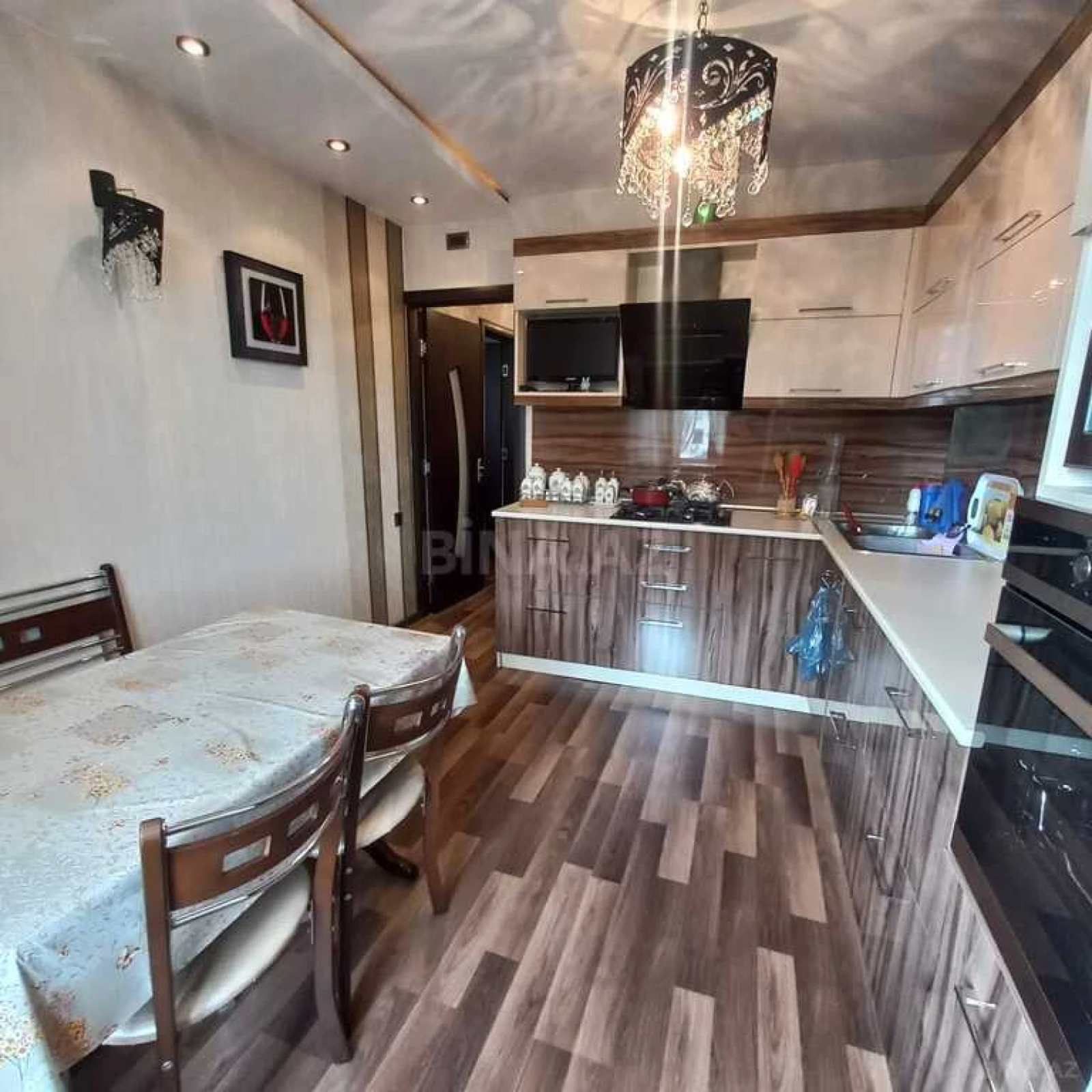 Satılır 2 otaqlı mənzil 65 m²