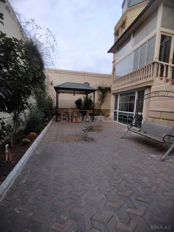 Satılır obyekt 750 m²