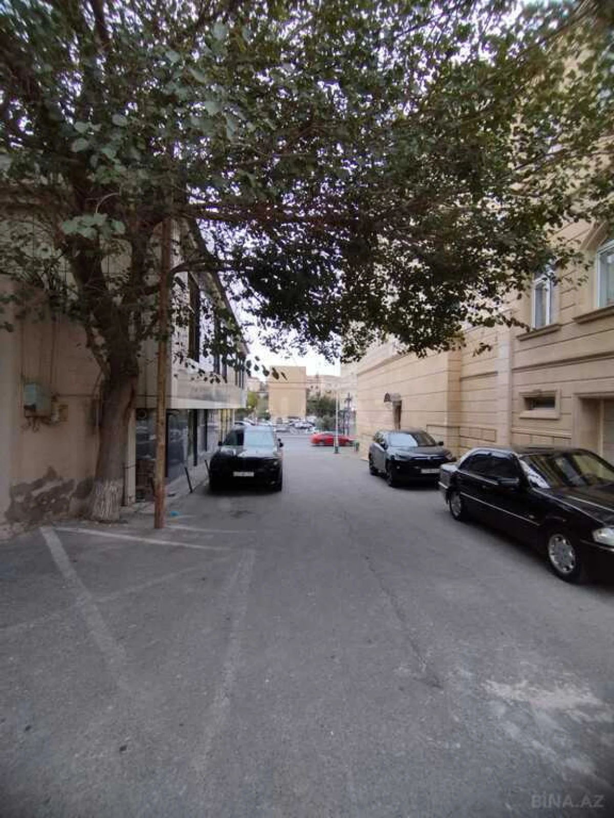 Satılır obyekt 750 m²