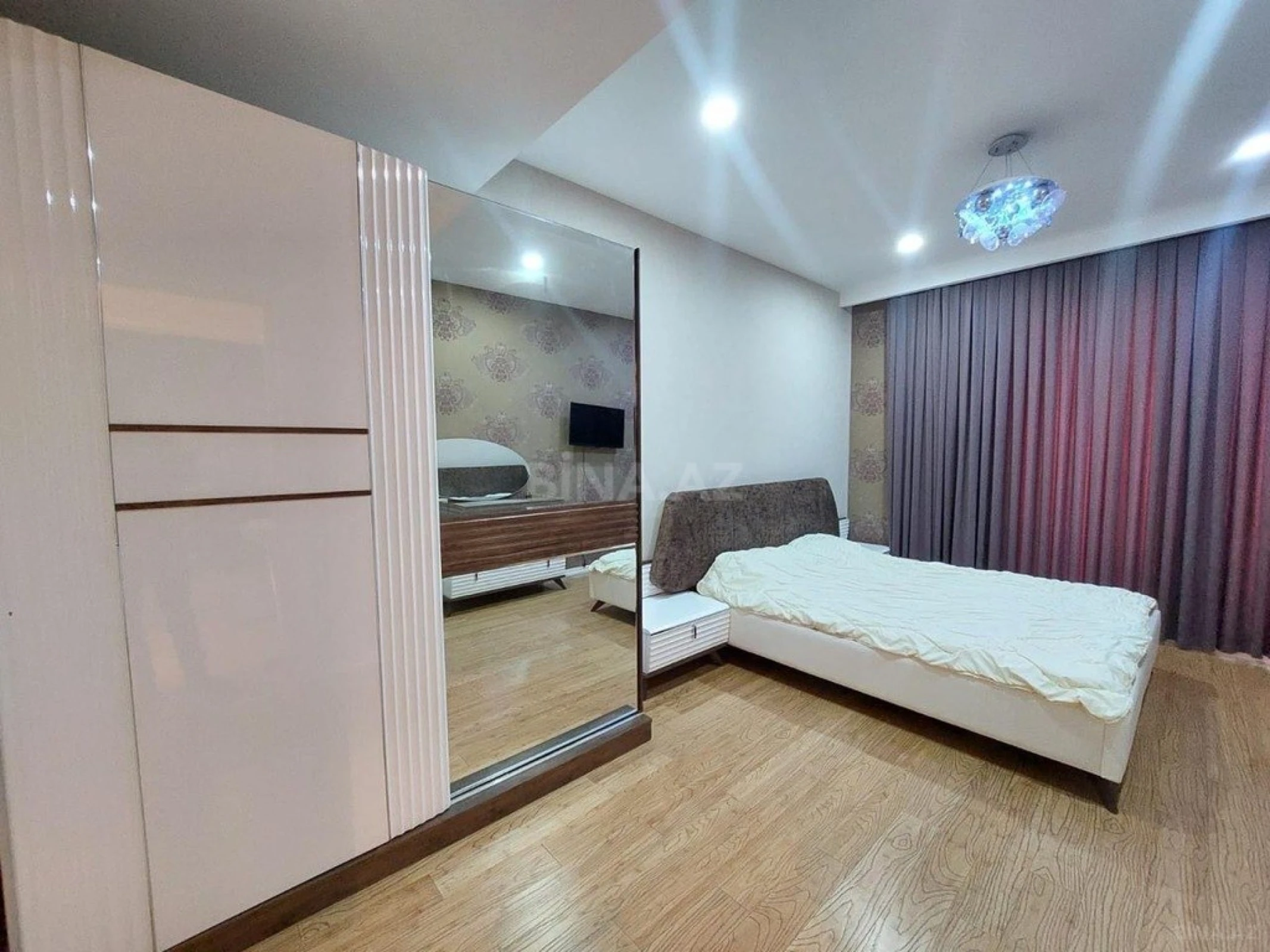 Kirayə verilir 2 otaqlı mənzil 94 m²