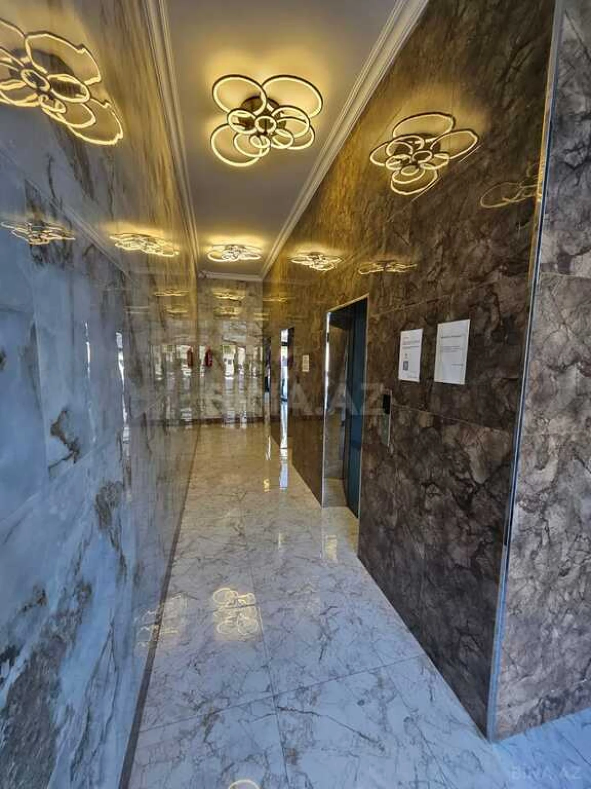 Satılır 4 otaqlı mənzil 174 m²