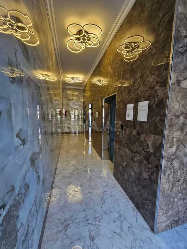 Satılır 4 otaqlı mənzil 174 m²