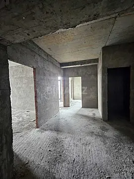 Satılır 4 otaqlı mənzil 174 m²